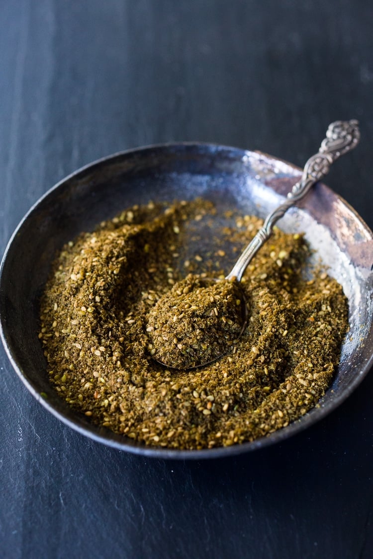 A simple recipe for Za'atar, a flavorful Middle Eastern spice blend that can be used in a multitude of ways. | #zaatar #za'atar #spices #|spiceblend www.feastingathome.com