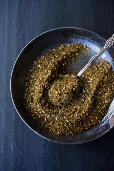 A simple recipe for Za'atar, a flavorful Middle Eastern spice blend that can be used in a multitude of ways. | #zaatar #za'atar #spices #|spiceblend www.feastingathome.com