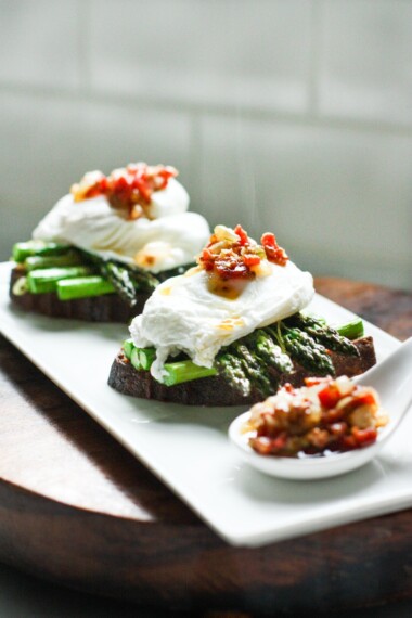 Asparagus and Poached Eggs on toast with warm Bacon Dressing