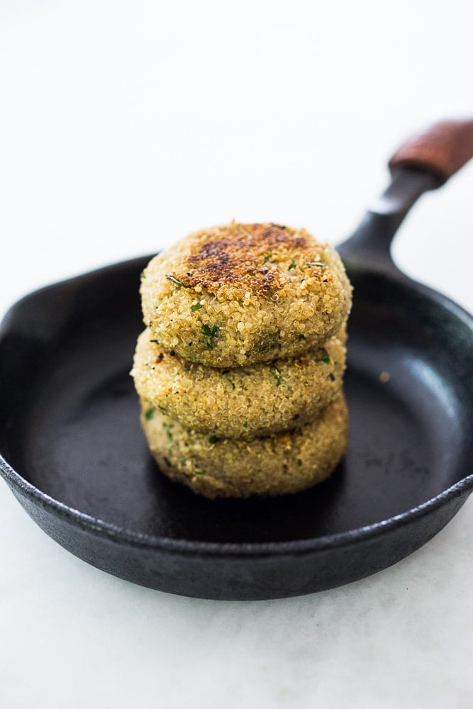 Crispy Vegan Quinoa Cakes with Tomato Chickpea Relish- a delicious, healthy flavorful vegan dinner that is gluten-free.  #quinoacakes #vegan #veganquinoa #veganquinoacakes #veganquinoarecipes #quinoapatties #glutenfree 