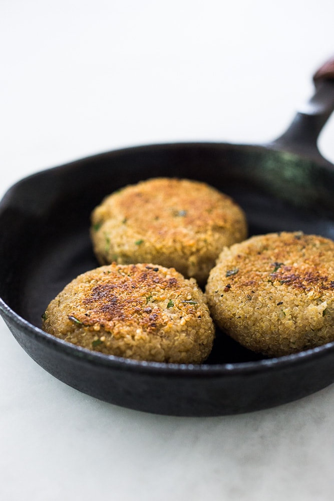 Crispy Vegan Quinoa Cakes with Tomato Chickpea Relish- a delicious, healthy flavorful vegan dinner that is gluten-free.  #quinoacakes #vegan #veganquinoa #veganquinoacakes #veganquinoarecipes #quinoapatties #glutenfree 