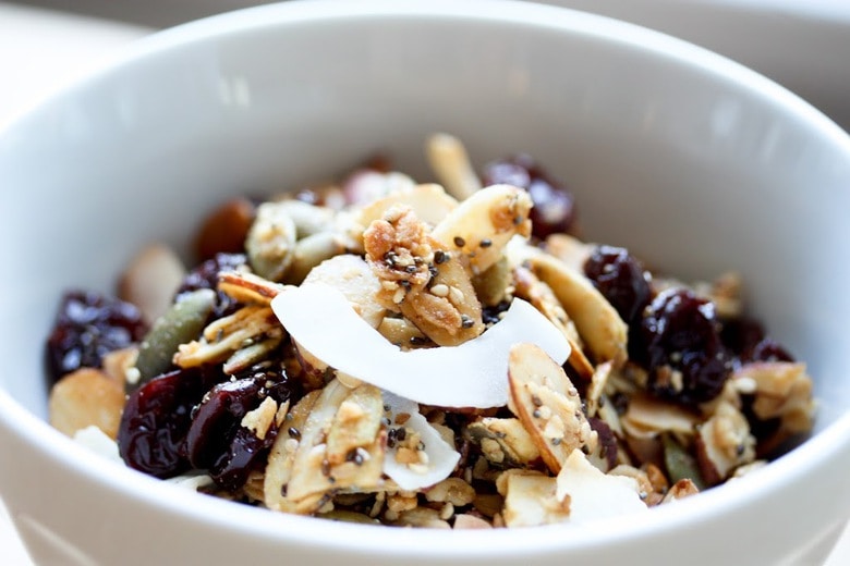 DIY MUESLI RECIPE - THE SIMPLE VEGANISTA