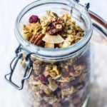 Homemade Granola! How to make the BEST healthy vegan granola, sweetened with maple syrup. Full of nuts, seed and delicious clusters! #granola #granola #vegangranola #veganbreakfast