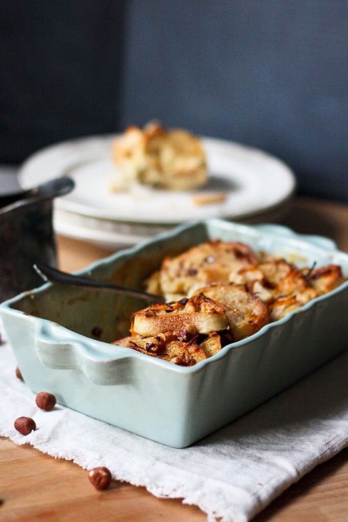 Baked French Toast with Pears and Hazelnuts- a delicious fall-inspired brunch recipe. #frenchtoast #bakedfrenchtoast #brunch #pearrecipes #fallrecipes 