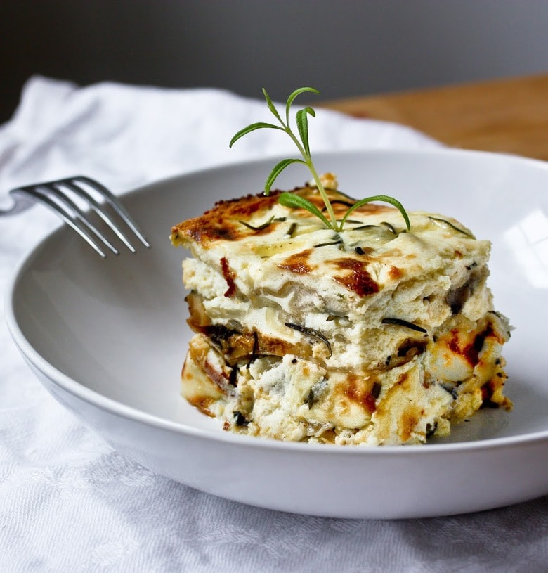 Rosemary Chicken Lasagna with creamy Béchamel Sauce ...and a little tip on who to use egg roll wrappers instead of pasta, when pinched for time! | www.feasitngathome.com