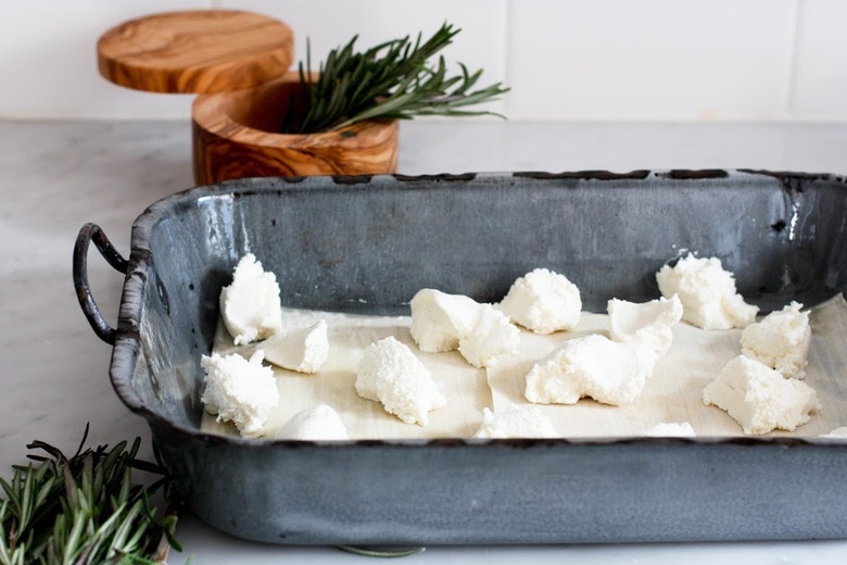 Rosemary Chicken Lasagna with creamy Béchamel Sauce ...and a little tip on who to use egg roll wrappers instead of pasta, when pinched for time! | www.feasitngathome.com