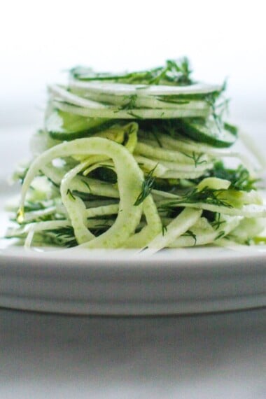 Fennel Salad with Cucumber and Dill - a refreshing vegan salad that can be made ahead! #fennelsalad #vegansalad #cleaneating #eatclean #veganrecipes #plantbased #healthysalad
