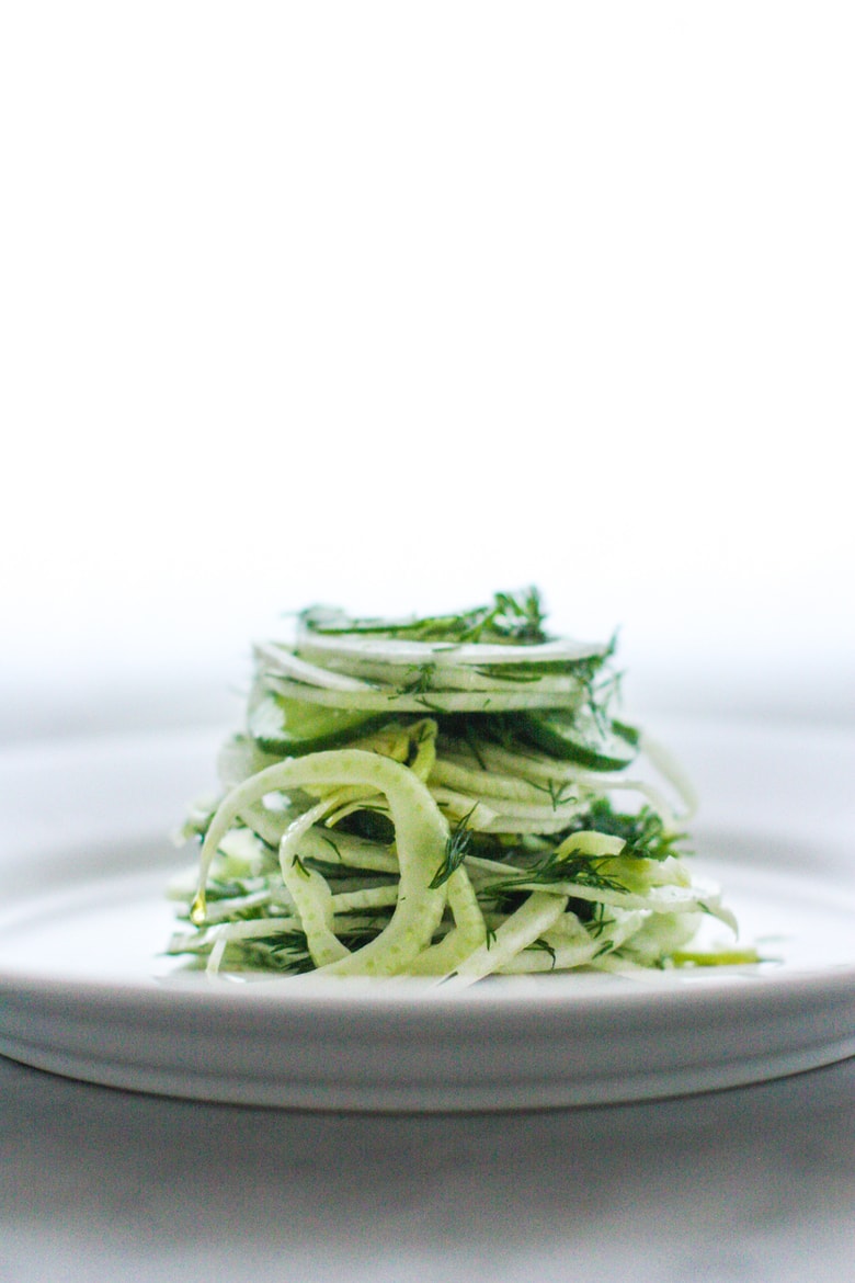 Fennel Salad with Cucumber and Dill - a refreshing vegan salad that can be made ahead! #fennelsalad #vegansalad #cleaneating #eatclean #veganrecipes #plantbased #healthysalad 