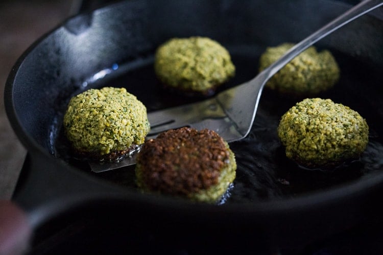 How to make Authentic Falafels made with soaked chickpeas, not canned. This recipe, hands-down has the BEST texture and flavor! Vegan and Gluten-free. | #falafel #falafels #falafelrecipe #bestfalafel, #veganfalafelrecipe #easyfalafel #authenticfalafel #easyfalafels