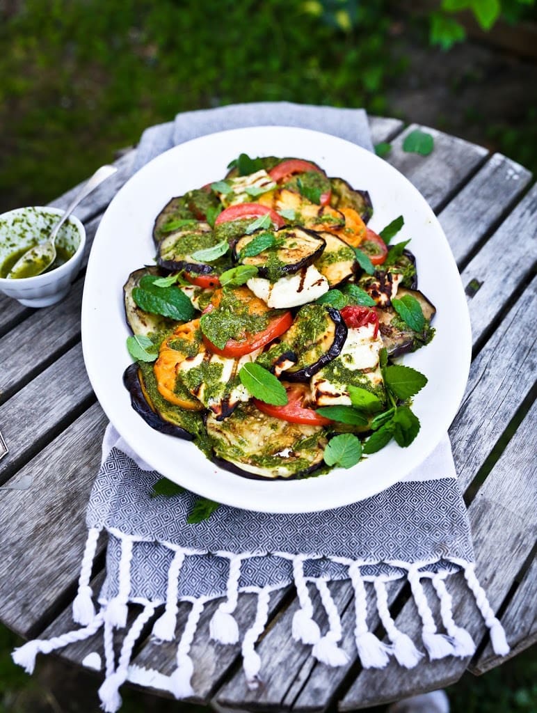 Eggplant Salad with Grilled Halloumi Cheese,Tomatoes & a flavorful Mint Dressing- a delicious summer salad! #eggplantsalad #grilledeggplant #grilledeggplantsalad #halloumi #grilledhalloumi #haloumi 