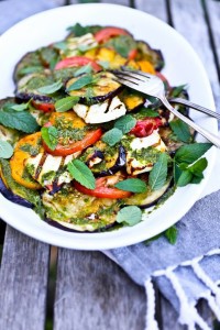 Eggplant Salad with Grilled Halloumi Cheese,Tomatoes & a flavorful Mint Dressing- a delicious summer salad! #eggplantsalad #grilledeggplant #grilledeggplantsalad #halloumi #grilledhalloumi #haloumi