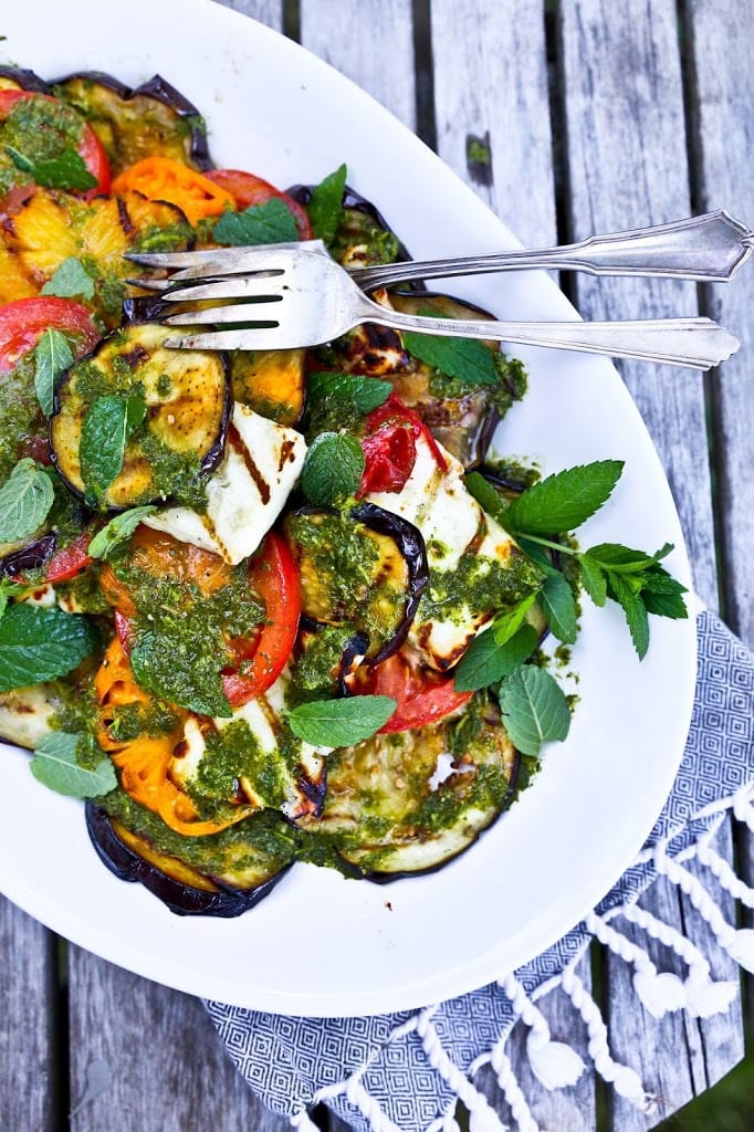 Eggplant Salad with Grilled Halloumi Cheese,Tomatoes & a flavorful Mint Dressing- a delicious summer salad! #eggplantsalad #grilledeggplant #grilledeggplantsalad #halloumi #grilledhalloumi #haloumi
