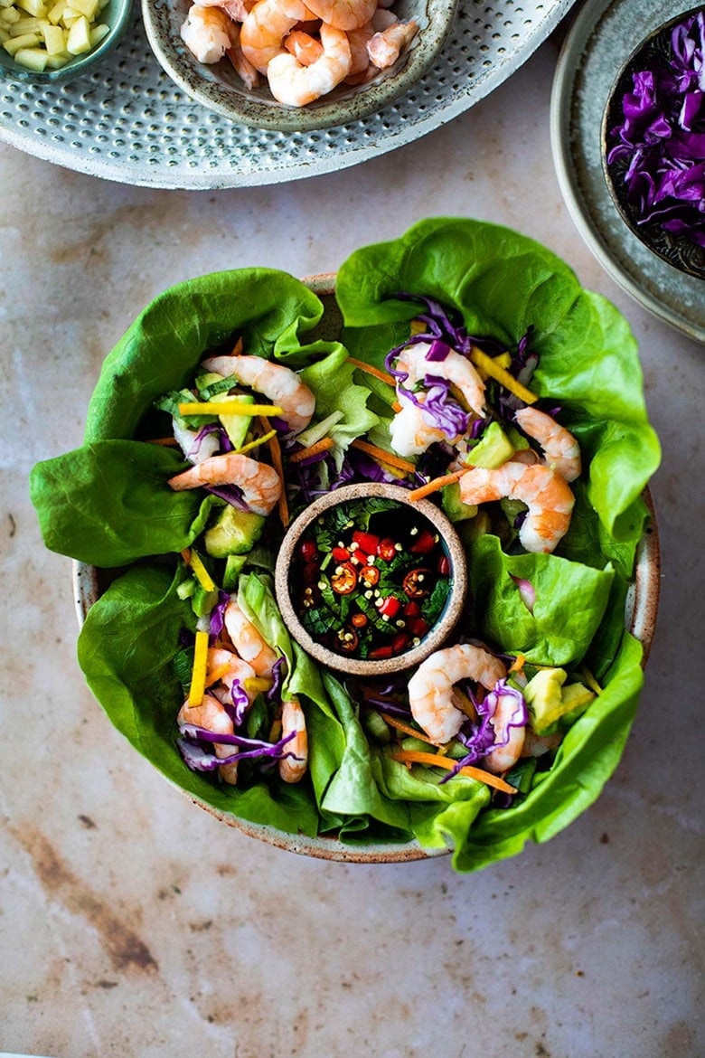 Vietnamese Shrimp Lettuce Wraps with Nuoc Cham, a light and refreshing appetizer, perfect for hot summer days. Flavorful, healthy and low in carbs and calories. #shrimp #shrimpappetizer #lowcarb #shrimpwrap #lettucewrap