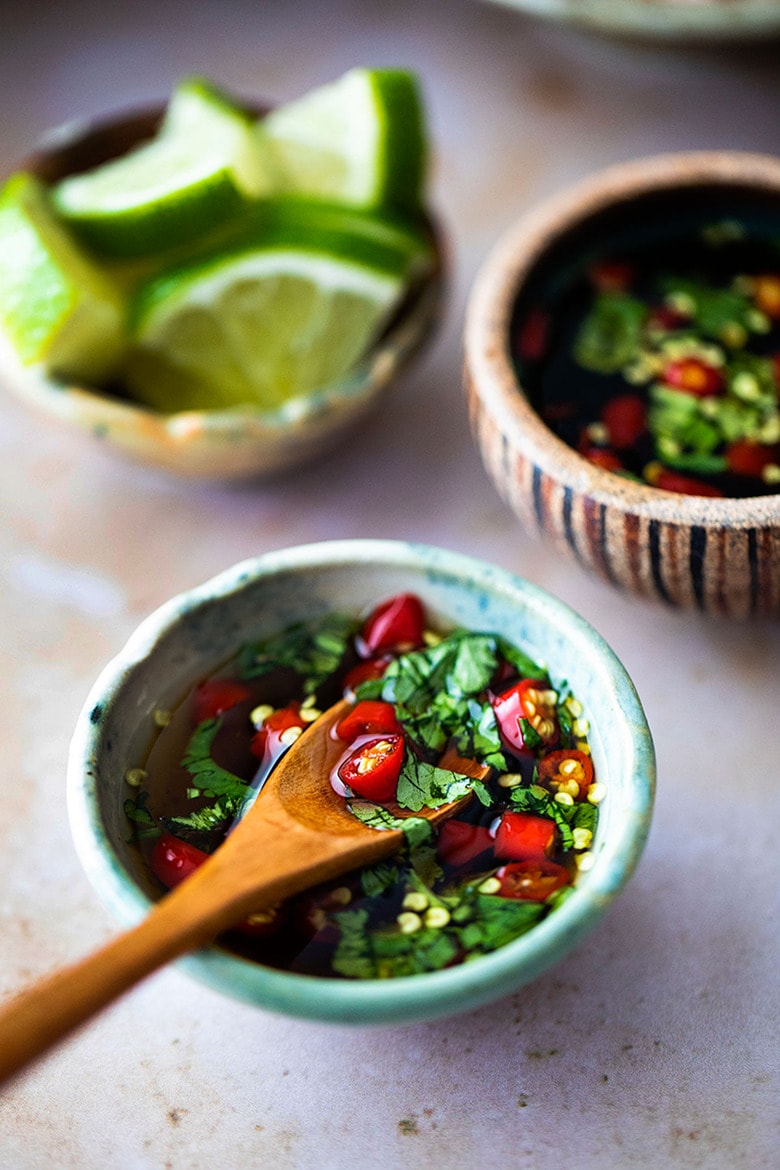 Vietnamese Shrimp Lettuce Wraps with Nuoc Cham, a light and refreshing appetizer, perfect for hot summer days. Flavorful, healthy and low in carbs and calories. #shrimp #shrimpappetizer #lowcarb #shrimpwrap #lettucewrap