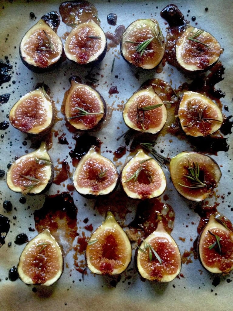 Delicious recipe for Roasted Fig Tart with Honey, Goat cheese and Mascarpone....using fresh figs, lightly roasted and caramelized in the oven. | www.feastingathome.com