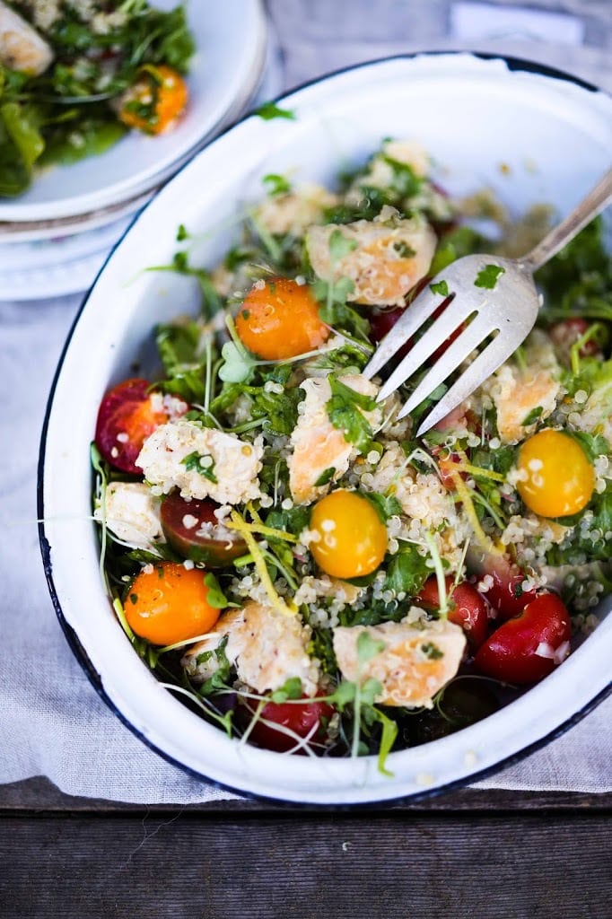 Quinoa Chicken Salad with tomatoes, chickpeas, arugula, fresh herbs & optional mozzarella or feta cheese, in a tangy Lemon Dressing. Great for meal prep!