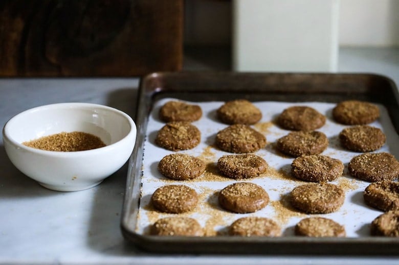 Chewy Triple Ginger Cookies, with three kinds of ginger- ground ginger, fresh raw ginger and candied ginger! #gingercookie #holidaycookie #chrismascookie #molassescookie | www.feastingathome.com