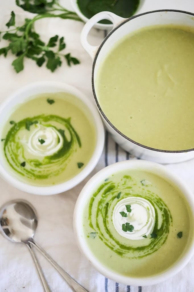 Creamy Celeriac Soup with Fennel, Parsley oil - a fast, easy and healthy soup that can be made in 35 minutes! | #celeryroot #celeriac #celeriacsoup #fennelsoup www.feastingathome.com