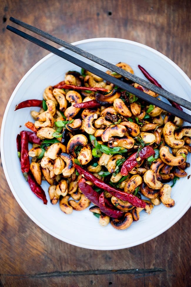 Wok-Seared Cashews with ginger, soy and sesame seeds- a quick and healthy vegan snack that is full of flavor and that can be made in 20 minutes! 