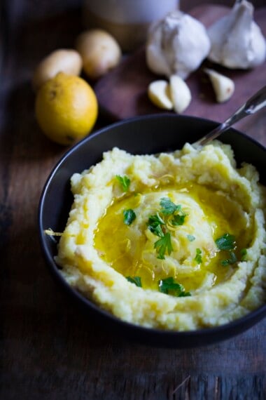 Skordalia! A Greek style dip made with potatoes, lemon garlic and olive oil. Easy and delicious! #skordalia