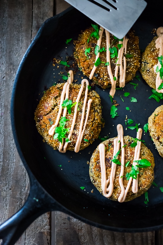 Amaranth Cakes w/ lentils, kale and chipotle aioli - high protein meal, vegan & gluten free | www.feastingathome.com Amaranth Cakes w/ lentils, kale and chipotle aioli - high protein meal, vegan & gluten free | www.feastingathome.com