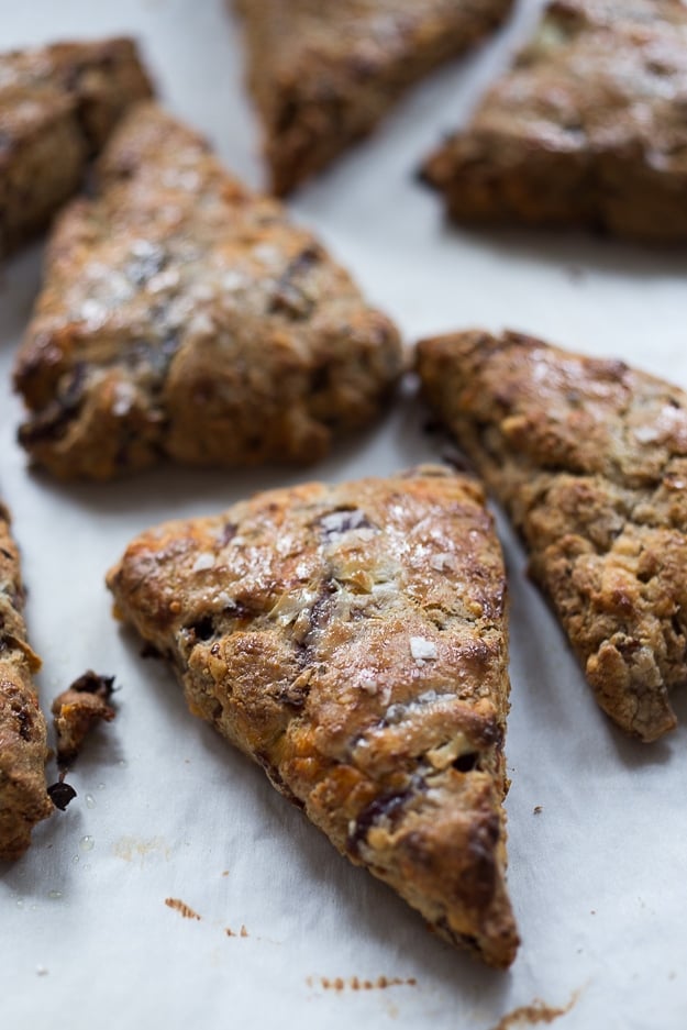 Cheddar Scones with caramelized onions, made with optional Rye flour. Very easy and delicious, the perfect savory scone to serve with soups and stews! #scones #savory #easy #cheddarscones 