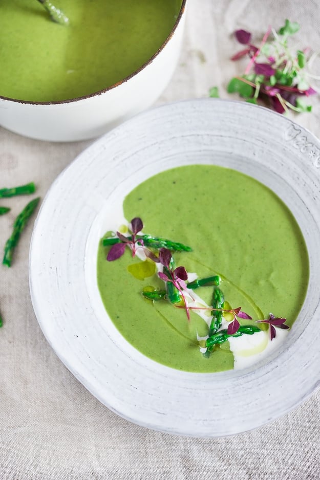20 Spring Recipes to celebrate the season! Creamy Asparagus soup with fennel and tarragon | www.feastingathome.com