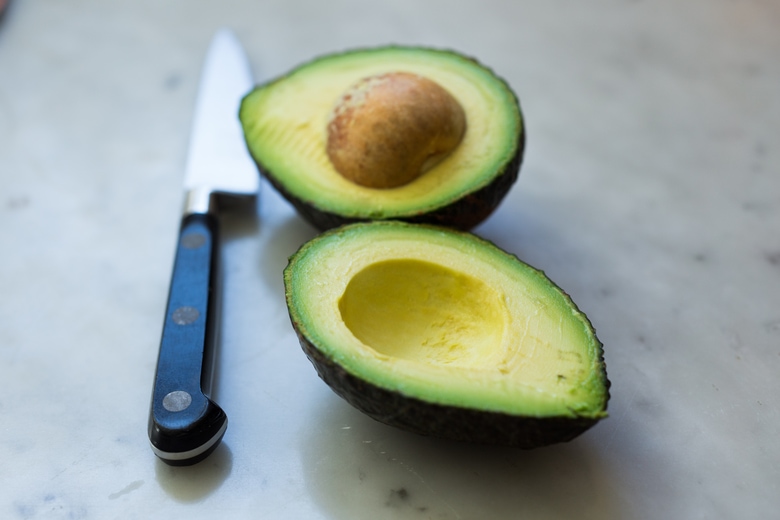 Freeze perfectly ripe avocados!! Thaw...and they are still perfectly ripe! | www.feastingathome.com
