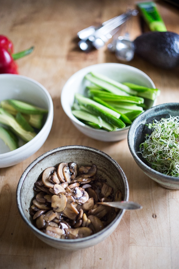 How to throw a Temaki Party - a simple, affordable Japanese inspired, crowd friendly meal! | www.feastingathome.com