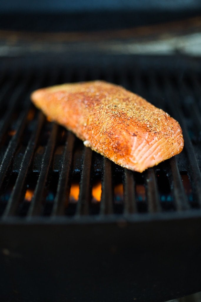 Grilled Salmon Salad with Avocado Salsa and Cilantro Lime Dressing ...can be made in 20 minutes!| www.feastingathome.com 