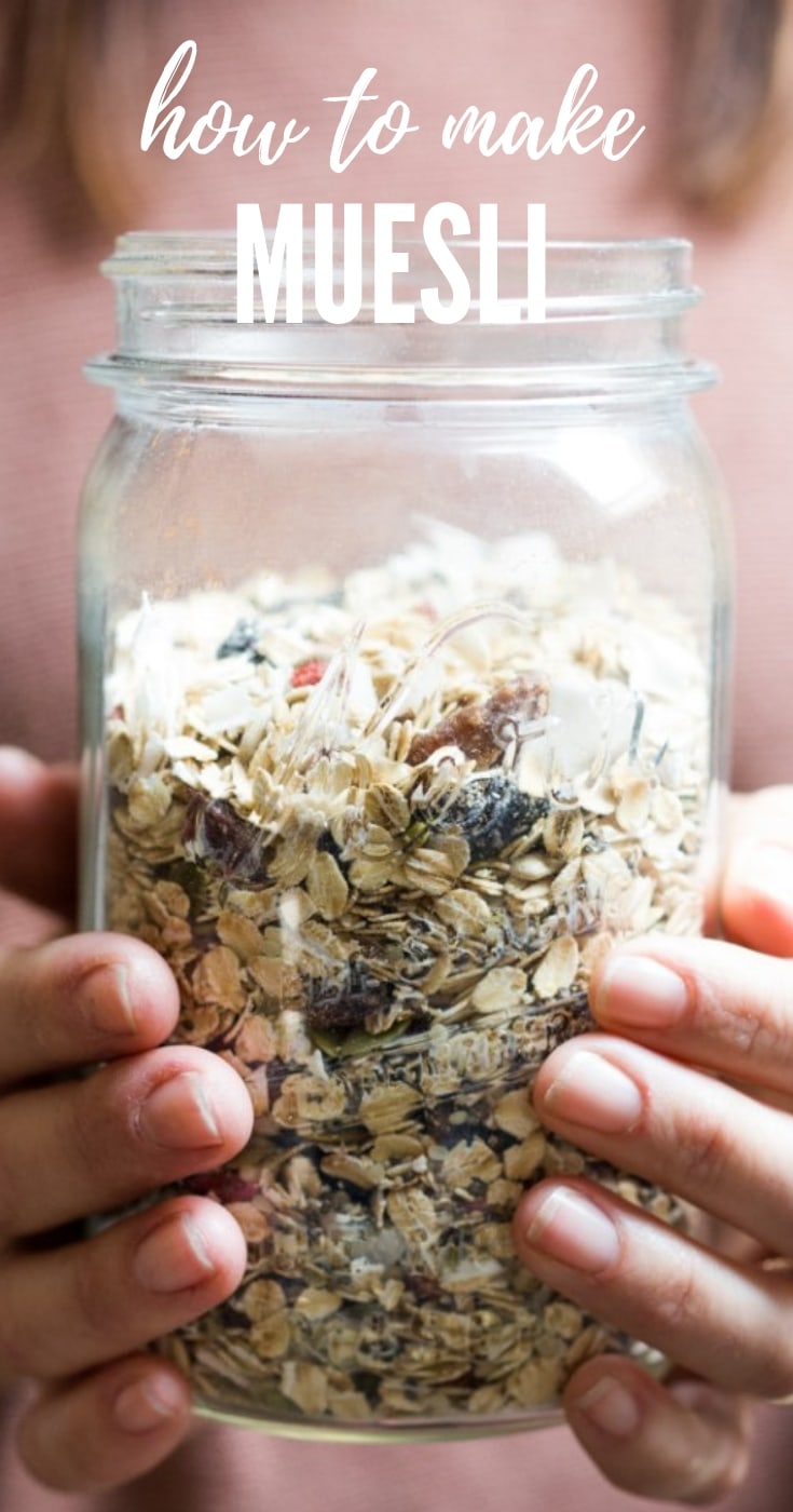 How to make Muesli! A lighter, healthier, sugar-free, low- fat alternative to granola! Gluten-free, vegan. #muesli #mueslirecipe #feastingathome #veganbreakfast