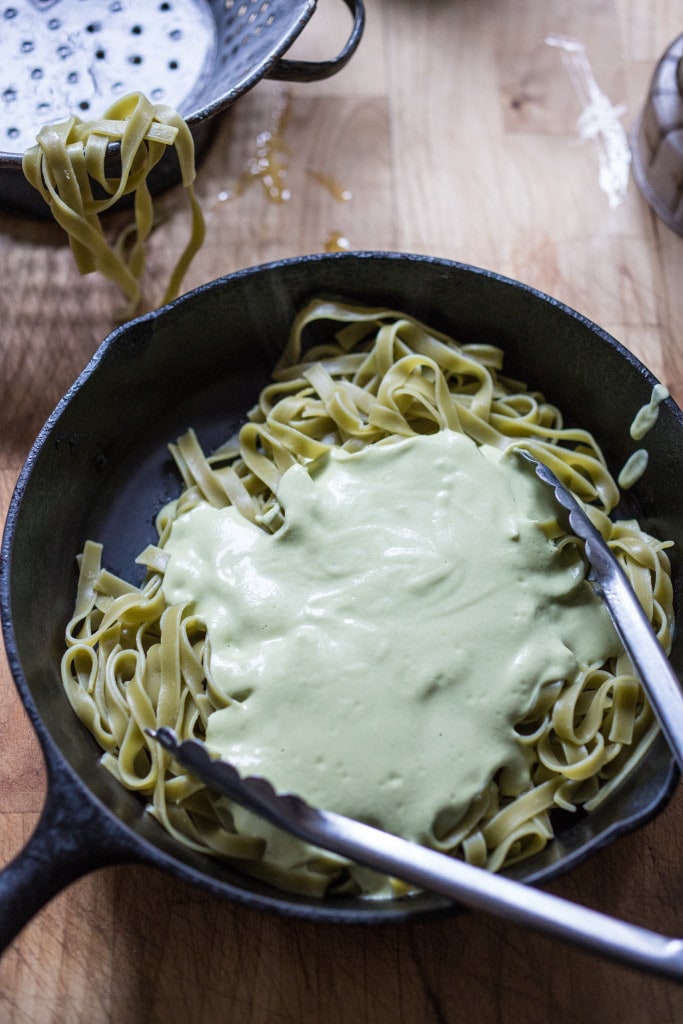 Vegan Mushroom Pasta with roasted sunchokes and a creamy vegan artichoke heart sauce ( use canned or frozen artichoke hearts) that can be made in under 30 minutes! Delicious, healthy, nut-free and totally vegan. #mushroompasta #veganpasta #roastedsunchokes #veganrecipes #plantbased #cleaneating #eatclean #vegan #sunchokerecipes #healthypastarecipes #artichoke #artichokesauce 