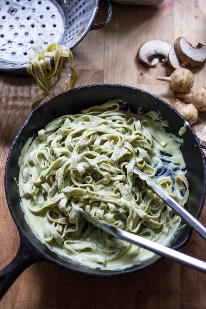 Vegan Mushroom Pasta with roasted sunchokes and a creamy vegan artichoke heart sauce ( use canned or frozen artichoke hearts) that can be made in under 30 minutes! Delicious, healthy, nut-free and totally vegan. #mushroompasta #veganpasta #roastedsunchokes #veganrecipes #plantbased #cleaneating #eatclean #vegan #sunchokerecipes #healthypastarecipes #artichoke #artichokesauce 