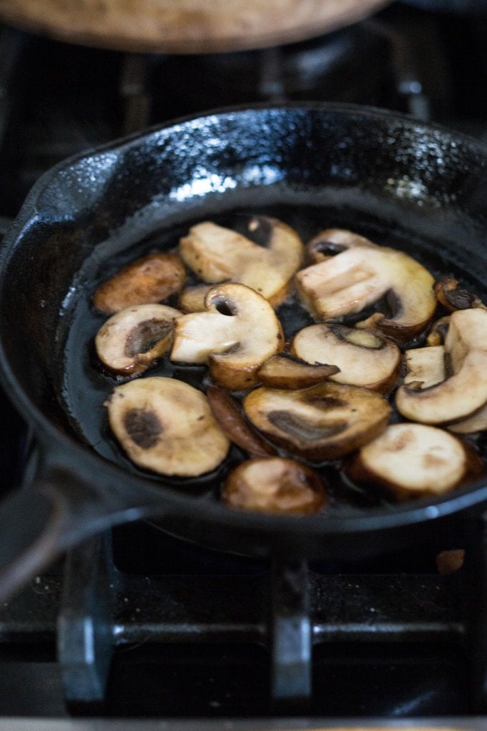 Vegan Mushroom Pasta with roasted sunchokes and a creamy vegan artichoke heart sauce ( use canned or frozen artichoke hearts) that can be made in under 30 minutes! Delicious, healthy, nut-free and totally vegan. #mushroompasta #veganpasta #roastedsunchokes #veganrecipes #plantbased #cleaneating #eatclean #vegan #sunchokerecipes #healthypastarecipes #artichoke #artichokesauce 