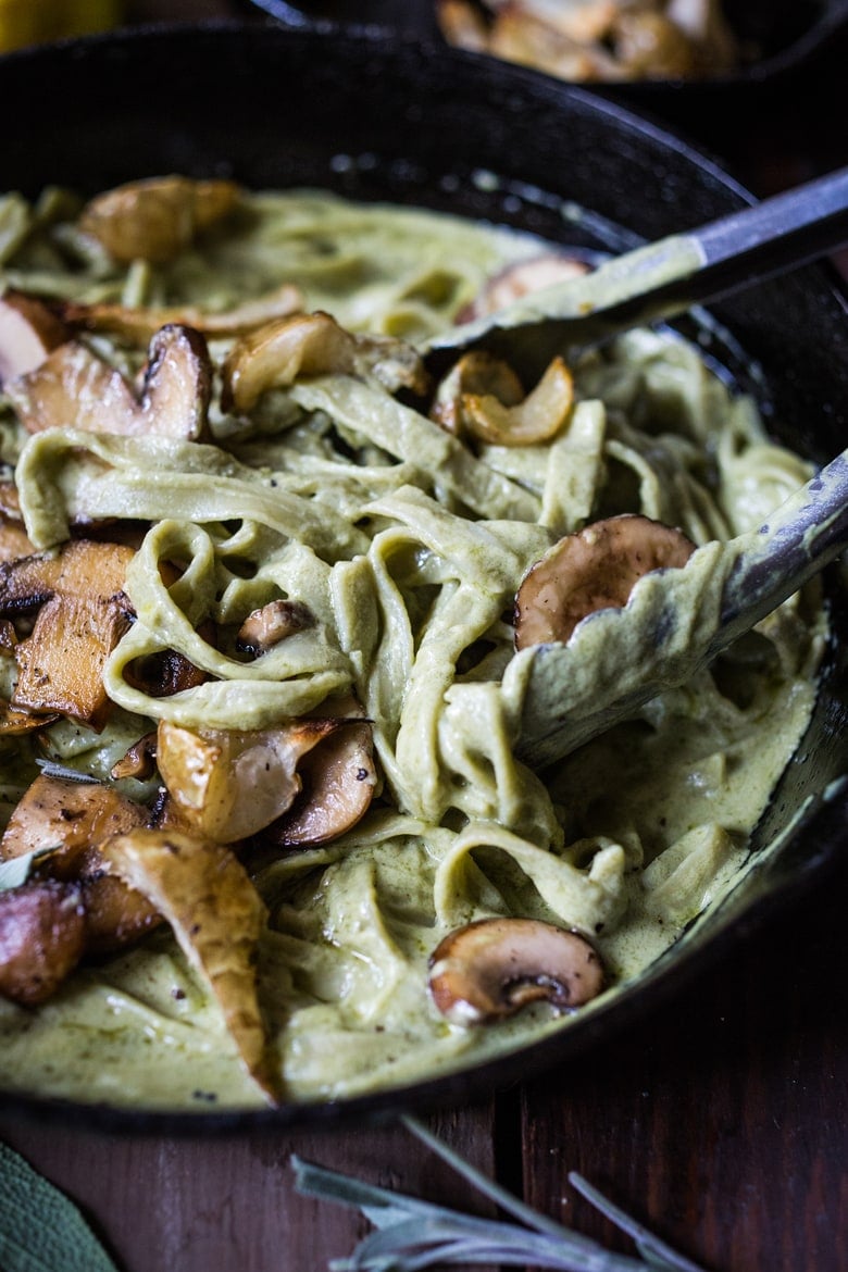 40 BEST Pasta Recipes! Vegan Tagliatelle Pasta with Creamy Artichoke Sauce, Mushrooms and Roasted Sunchokes. A Simple dinner that can be made in 30 minutes. #vegan #veganpasta #artichokesauce #plantbased #mushroompasta #vegan #sunchokes