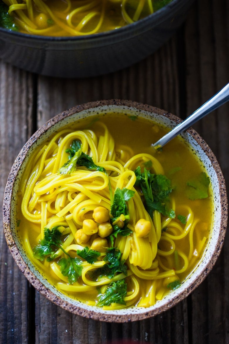 40 Mouthwatering Vegan Dinner Recipes!| Turmeric Detox Broth - a healing bowl of soup that soothes and heals the body. 