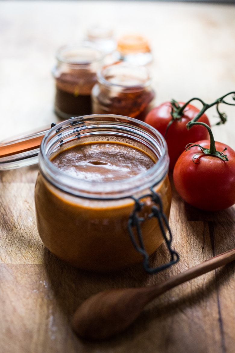 Quick Homemade Enchilada Sauce - a simple blender recipe using simply pantry ingredients with no cooking required! This flavorful sauce comes together in five minutes flat! #enchiladasauce #enchilada #blendersauce #sauce #mexicansauce #enchiladarecipe