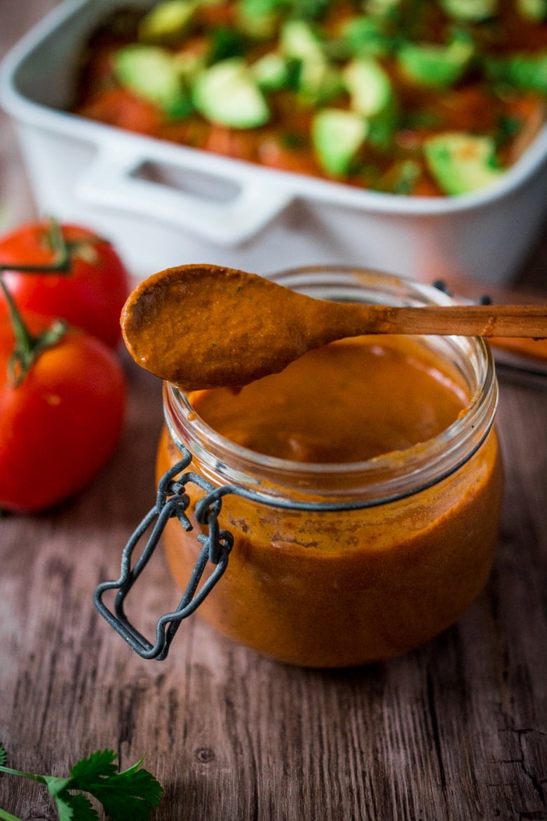Quick Homemade Enchilada Sauce - a simple blender recipe using simply pantry ingredients with no cooking required! This flavorful sauce comes together in five minutes flat! #enchiladasauce #enchilada #blendersauce #sauce #mexicansauce #enchiladarecipe