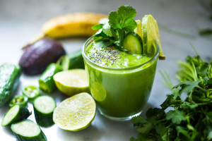 An energizing, spicy Mexican-style green smoothie with avocado, pineapple, cucumber, cilantro, jalapeño and lime! Refreshing, energizing and totally invigorating! Vegan! #vegan #detox #greensmoothie #greenjuice #vegangreensmoothie #avocadosmoothie #smoothie #eatclean #cleaneating #plantbased #vegansmoothie