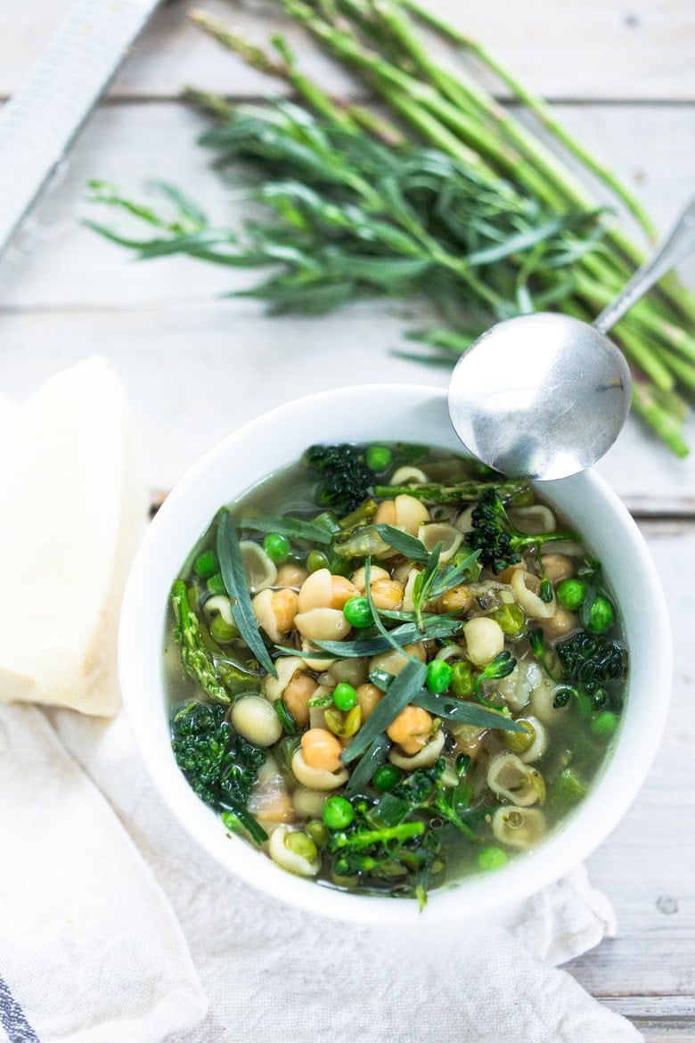 Spring Minestrone Soup with Chickpeas and beautiful spring vegetables. Vegan! GF adaptable! Easy recipe, full of great flavor! #minestrone | www.feastingathome.com