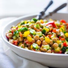 Balela Salad (Middle Eastern Chickpea Salad)