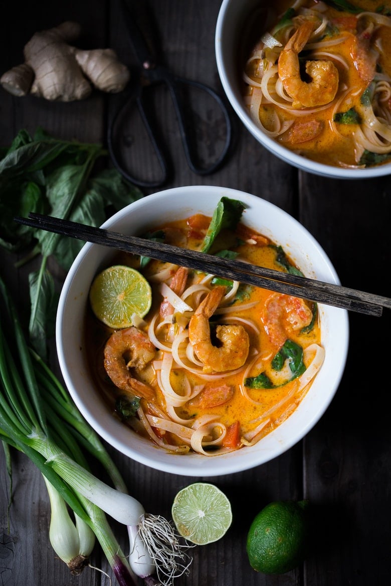 How to make Khao Soi! A Thai Coconut Curry Noodle Soup with a rich fragrant coconut broth w/ either shrimp, tofu or chicken and rice noodles. 