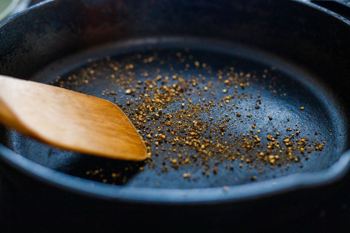 toasted cracked peppercorns