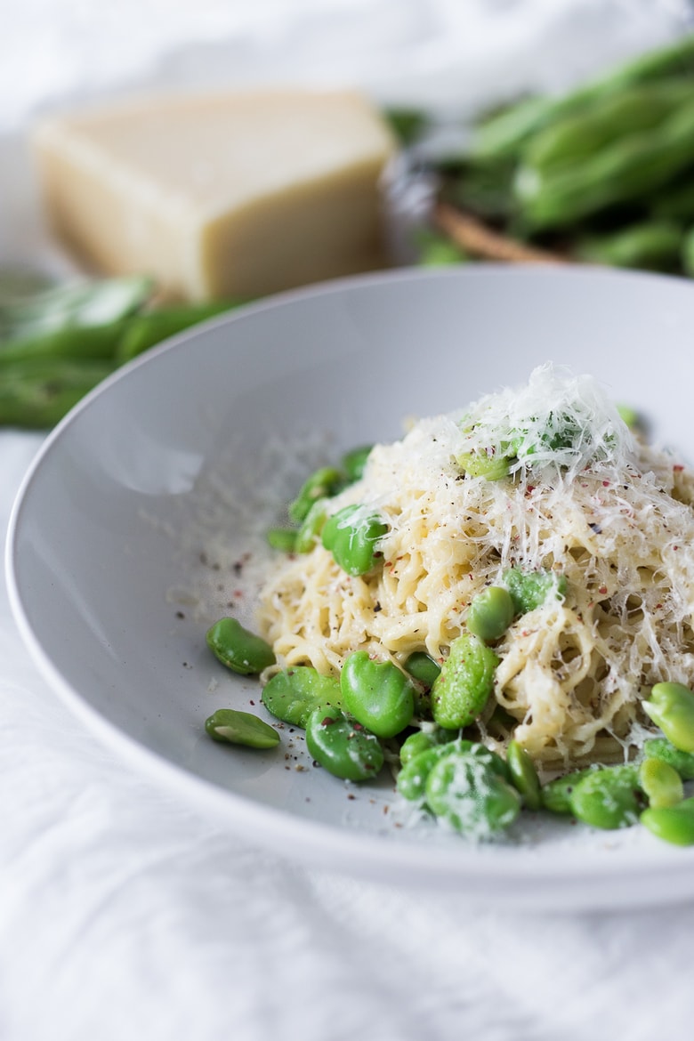 A simple, delicious recipe for Cacio e Pepe - a fast and flavorful- four-ingredient pasta recipe that can be topped with your favorite seasonal veggie (or protein!).