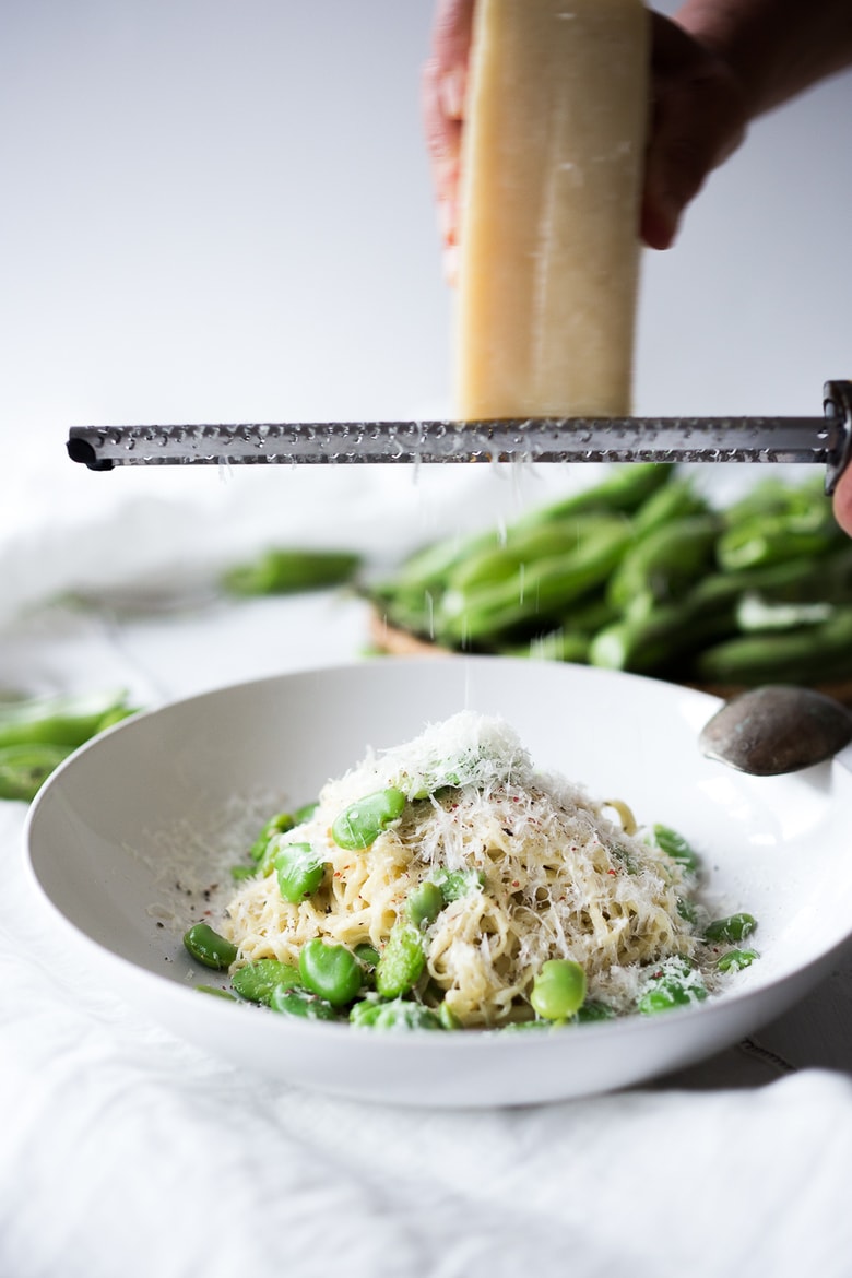 A simple, delicious recipe for Cacio e Pepe - a fast and flavorful- four-ingredient pasta recipe that can be topped with your favorite seasonal veggie (or protein!).