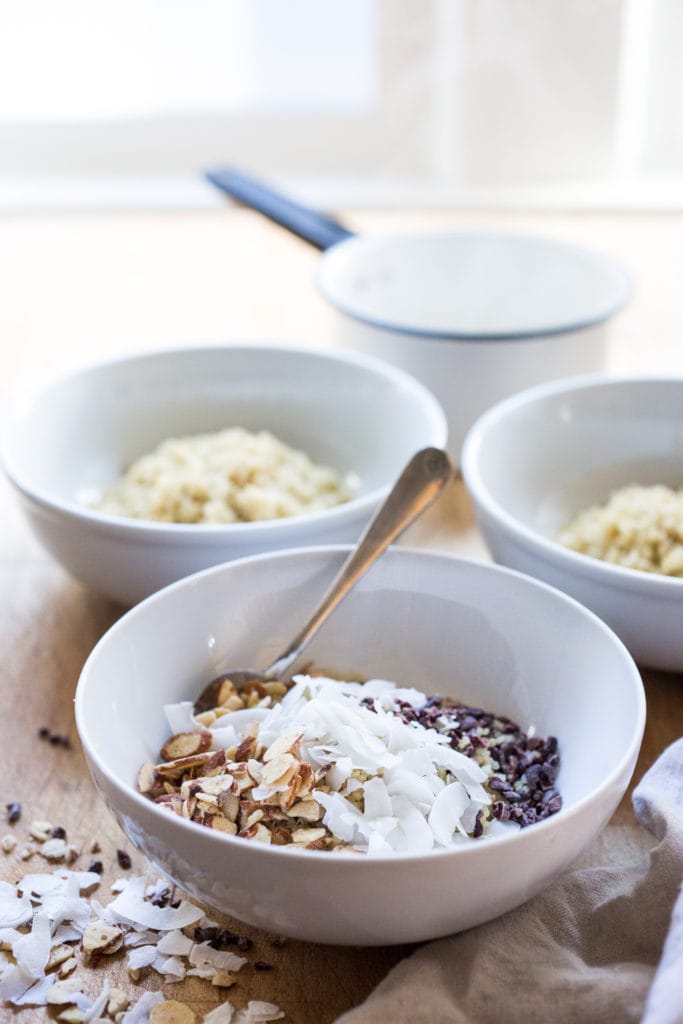 Vegan Breakfast - 5 Morning Grain Bowls to prep ahead for the busy workweek. Healthy, gluten free and vegan adaptable. | www.feastingathome.com