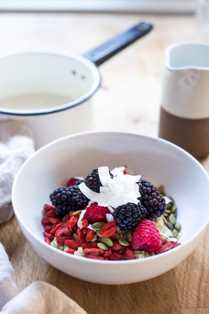 These delcious, healthy make-ahead Breakfast Bowls are full of whole grains and nutirents. Vegan and gluten free-adaptable. 