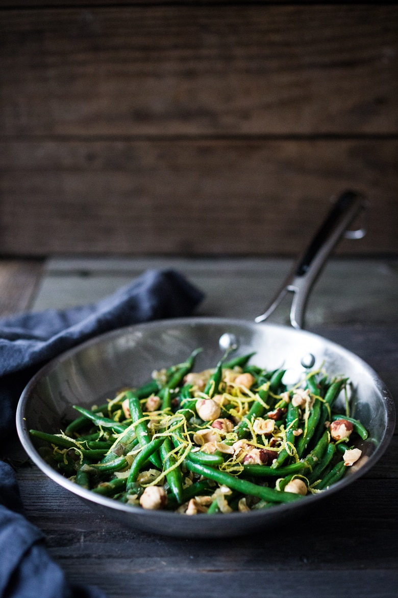 Green Beans with Hazelnuts and Lemon Zest -an easy, delicious, vegan, gluten-free side dish that can be made in 15 minutes flat! | www.feastingathome.com #greenbeans #vegansides #greenbeanrecipes #vegansidedishes