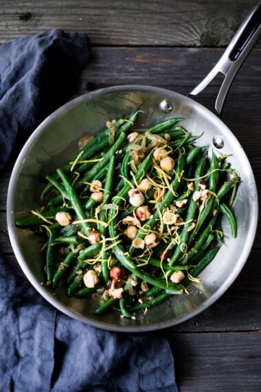 Green Beans with Hazelnuts and Lemon Zest -an easy, delicious, vegan, gluten-free side dish that can be made in 15 minutes flat! | www.feastingathome.com #greenbeans #vegansides #greenbeanrecipes #vegansidedishes