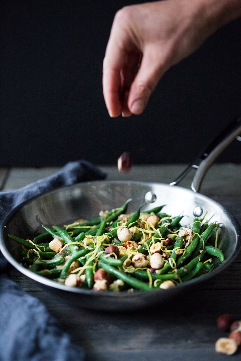 Green Beans with Hazelnuts and Lemon Zest -an easy, delicious, vegan, gluten-free side dish that can be made in 15 minutes flat! | www.feastingathome.com #greenbeans #vegansides #greenbeanrecipes #vegansidedishes